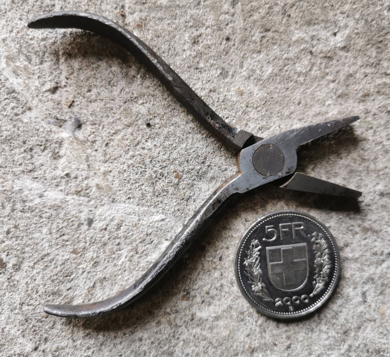 Tutti gli attrezzi: Mini Flach-Zange, 40 Gramm – Usato da Vielbringen Worb venduto da Isch-0u-guet 4