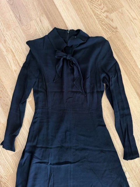 Sandro Vestiti: Sandro Kleid schwarz Gr. 34 wie neu – Usato da Wabern venduto da MagdalenaWabern 2