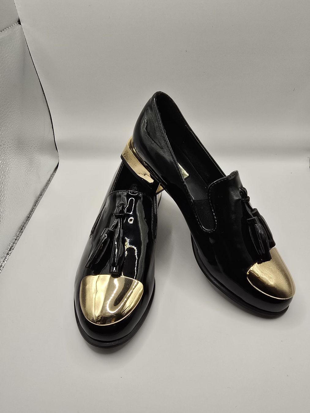 Damenschuhe: Mocassins noirs vernis bout doré taille 36 – Neu (gemäss Beschreibung) aus Neuchâtel von mel_6m7r