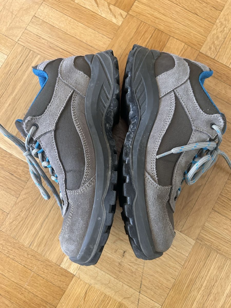 Chaussures hommes: Wanderschuhe Grösse 36 – D'occasion à Zürich par olivia_oh_dear 1