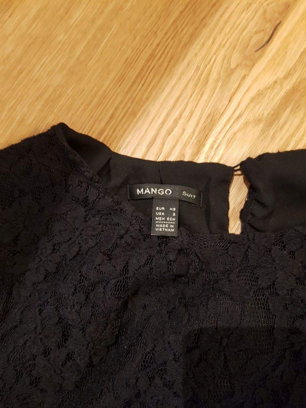 Mango Top: Top aus Spitze von Mango – Usato da Eschenbach SG venduto da SanFranciscoCalifornia 2