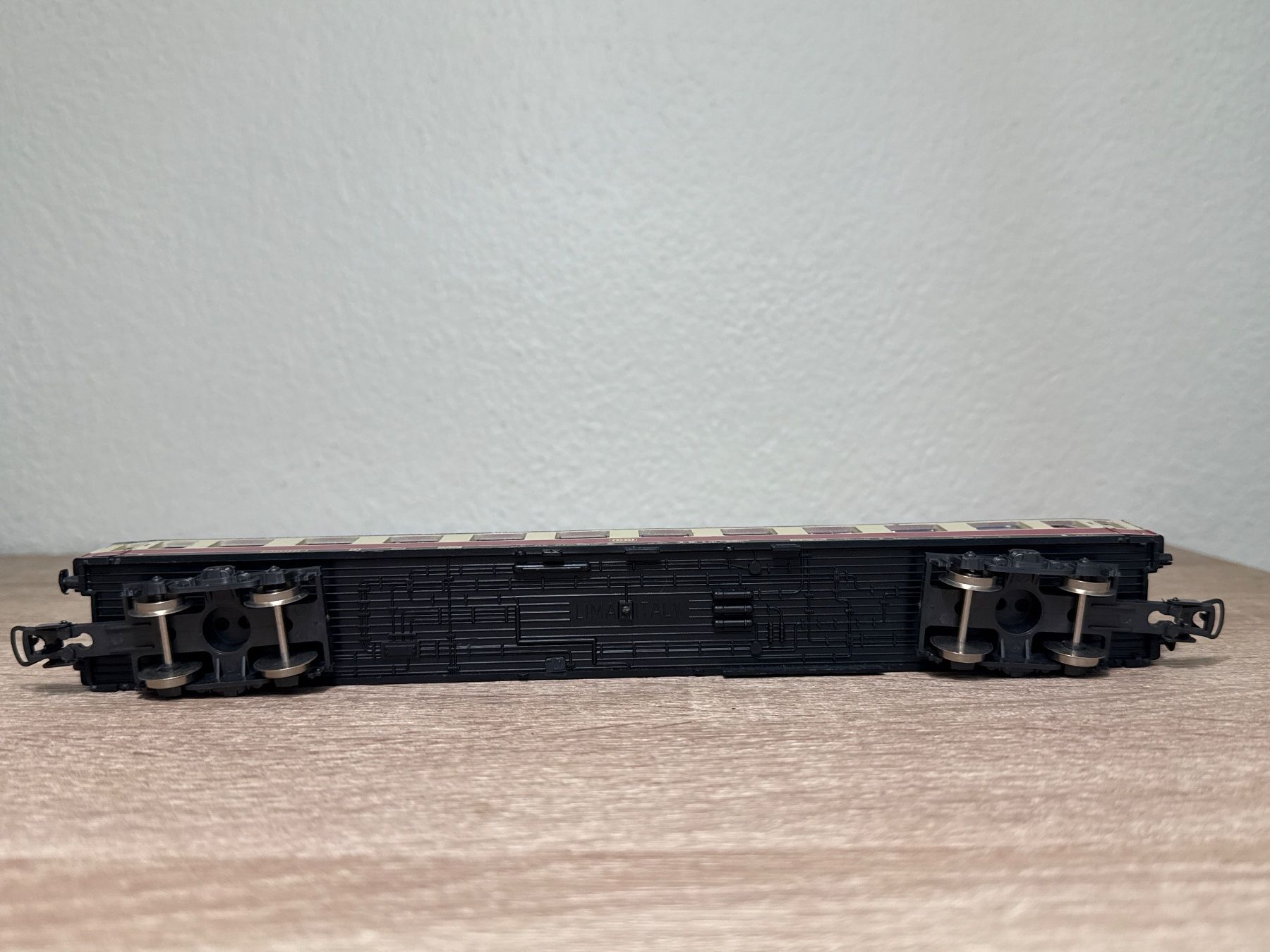 Lima Modelleisenbahnen: Lima Personenwagen DB (231) – Gebraucht aus St-Aubin-Sauges von tantome 4