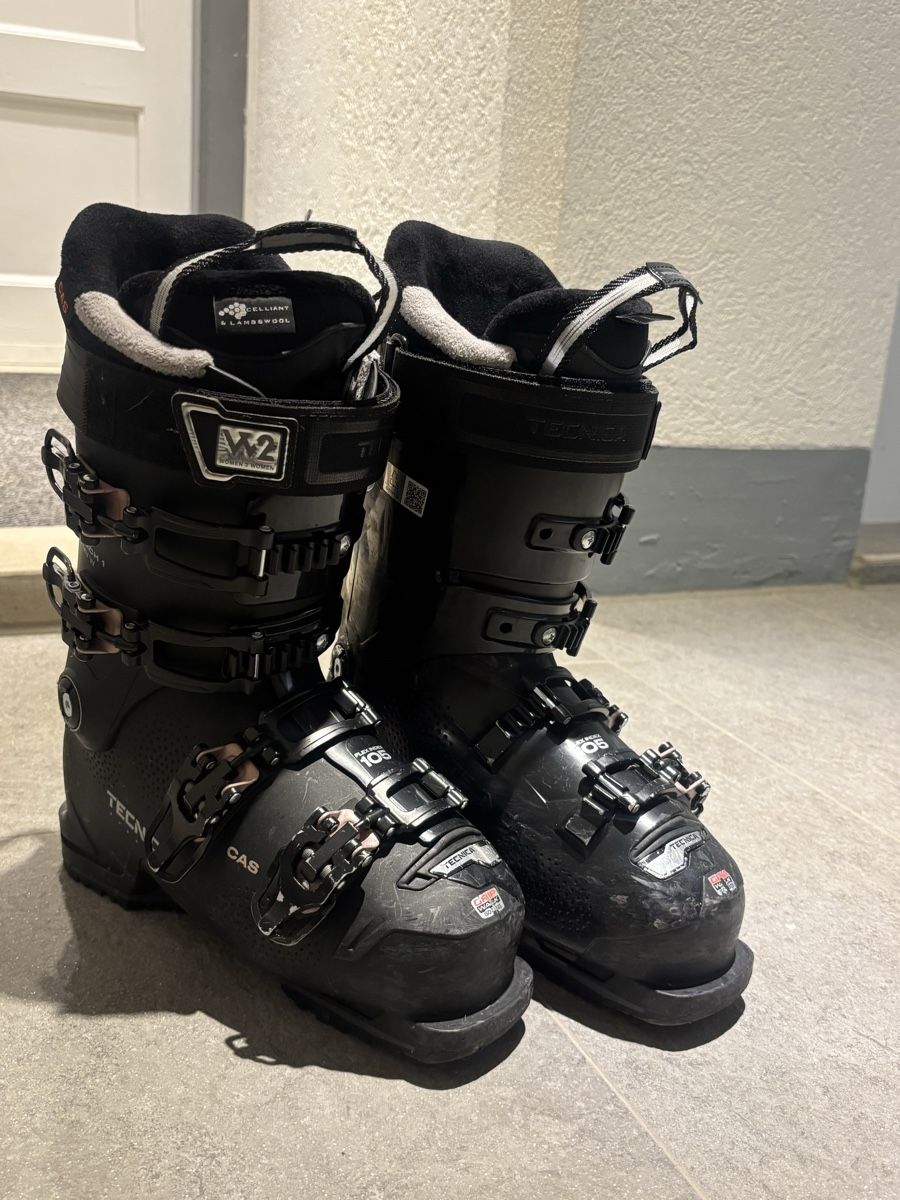 Tecnica Scarpe da uomo: Chaussures de ski  – Usato da Fribourg venduto da kru_gyn7 1