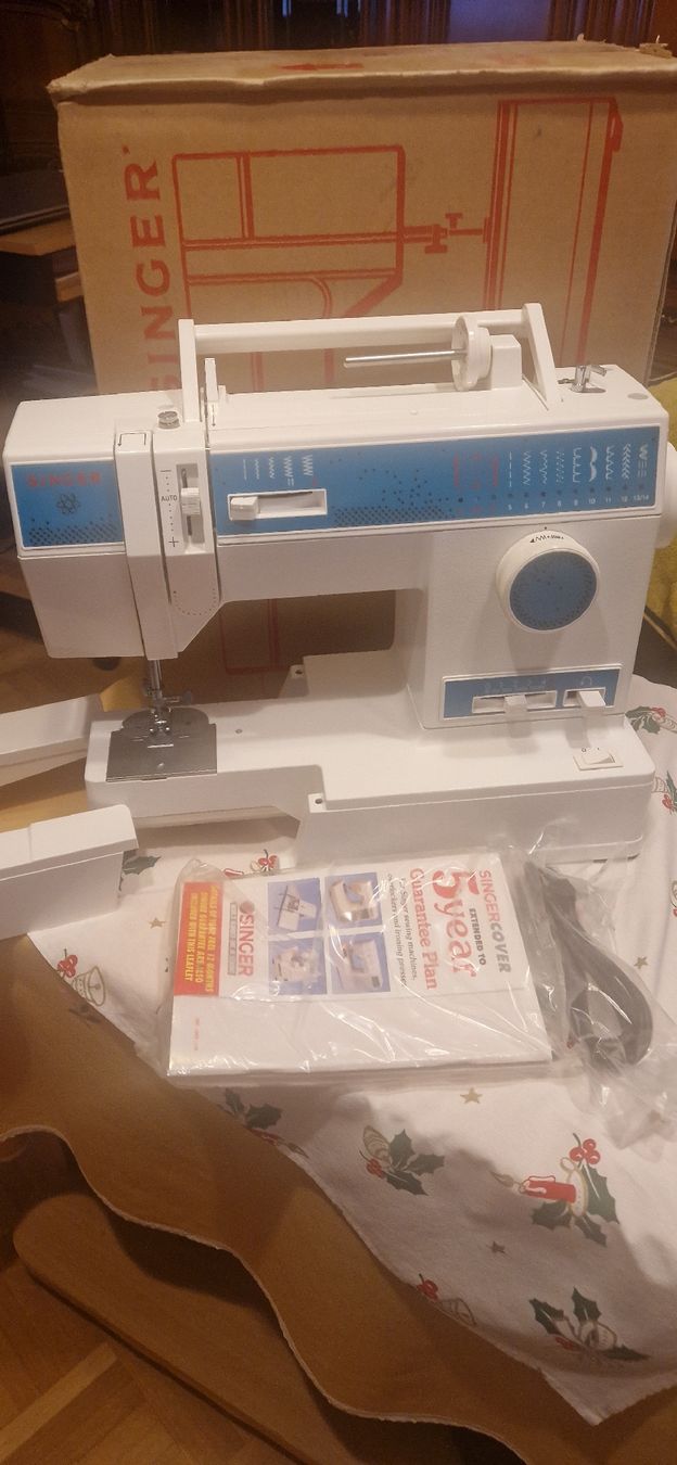 Singer Macchine da cucire: Nähmaschine Signer – Nuovo e nell'imballaggio originale da St. Gallen venduto da Cansado