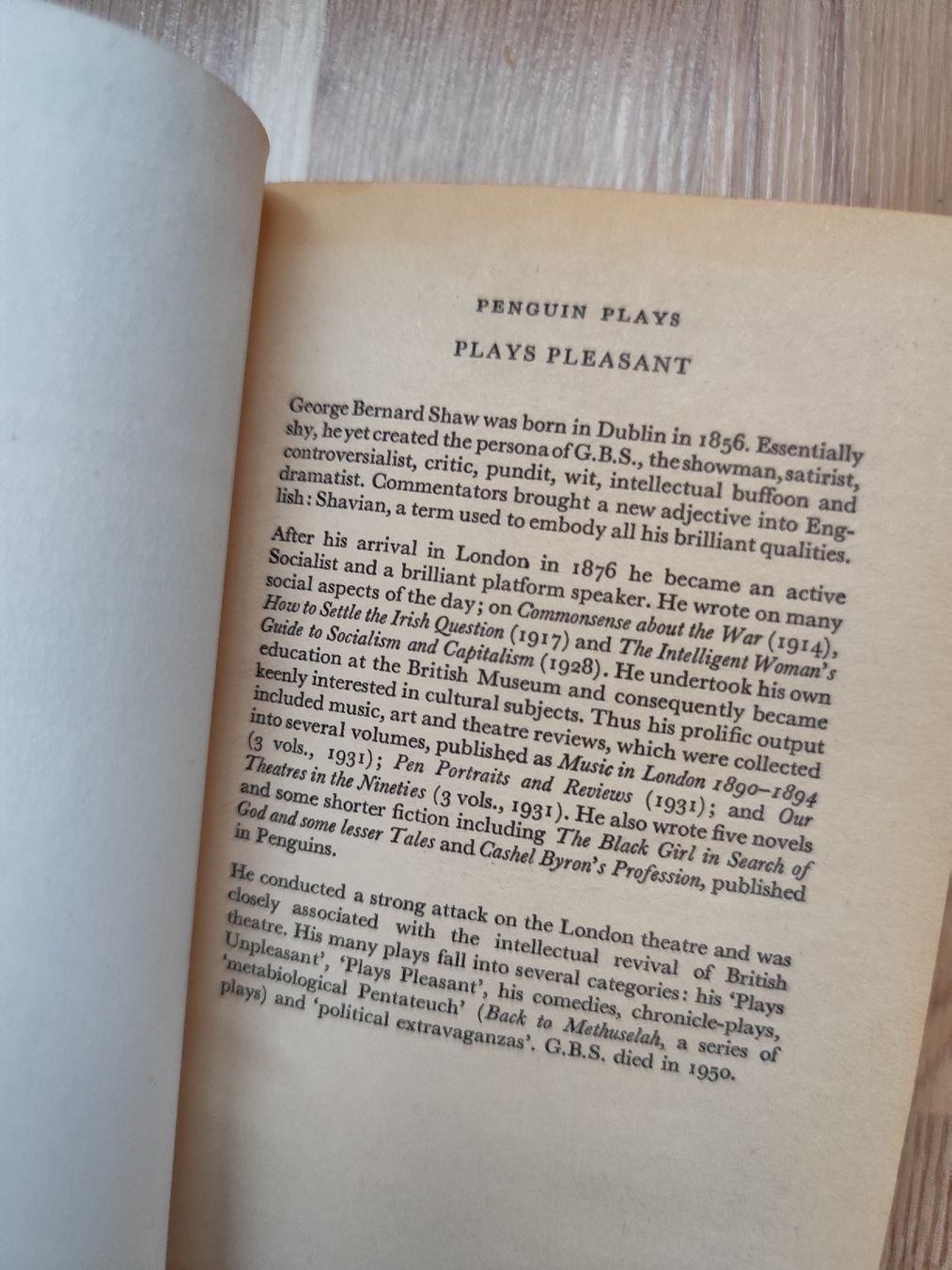 Libri: Bernard Shaw Plays Pleasant Penguin Books – Usato da Mägenwil venduto da VintageGirly 9