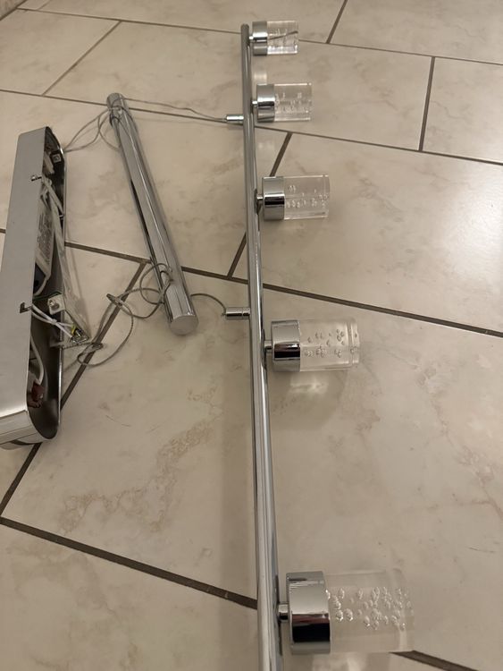 Lustres & lampes de plafonds: Moderne LED Deckenleuchte Chrom mit Kristallglas – D'occasion à Männedorf par S.Onat