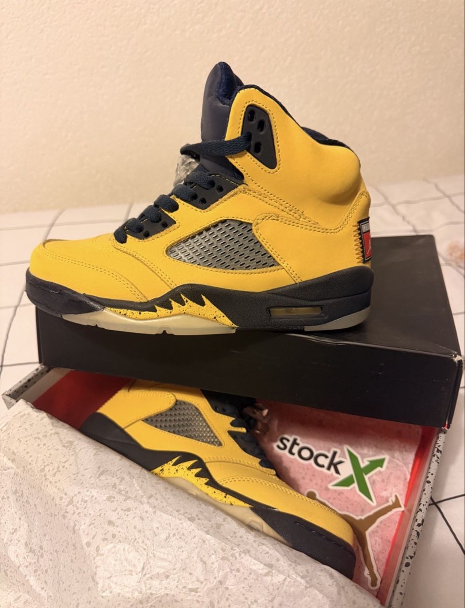 Jordan Scarpe da uomo: AIR JORDAN 5 RETRO SE – Nuovo (secondo la descrizione) da Frauenfeld venduto da emi_gk8l