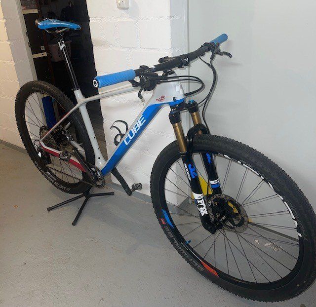Cube Biciclette: Cube Elite Carbon XC Hardtail Grösse L – Usato da Sisseln AG venduto da bro_ns6z