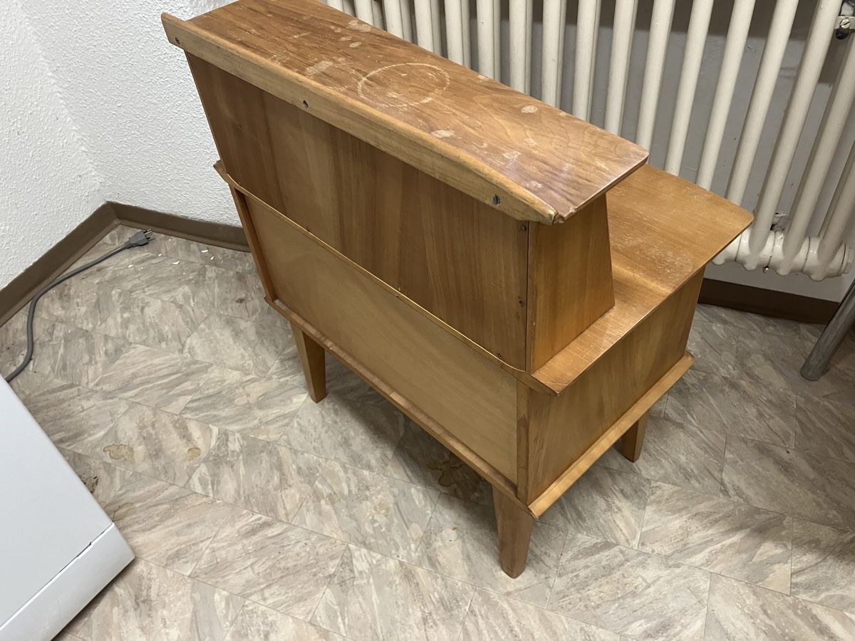 Comodini: Altes Nachttischli – Usato da Oberglatt ZH venduto da albarpitsch 1