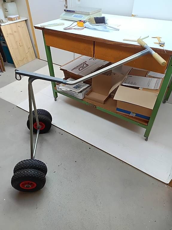 Brouettes: Schlauchboot Bugwagen Slipwagen – D'occasion à Männedorf par jplanz 1