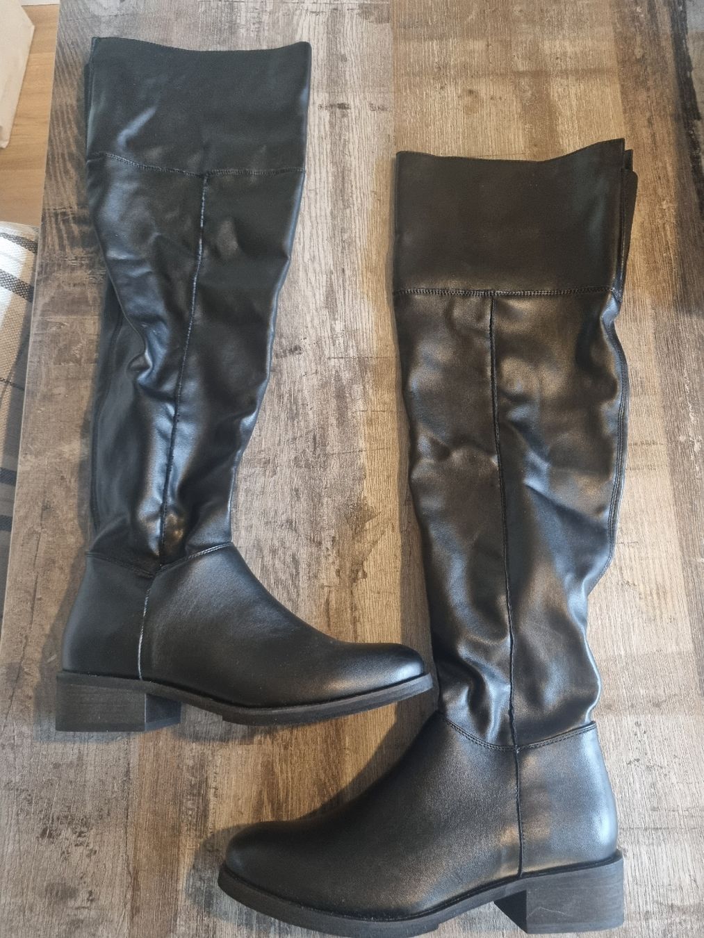 Damenschuhe: Bottes Cuissardes Even&Odd Noires T. 38 – Neu und originalverpackt aus Biel/Bienne von Darthpanda
