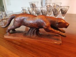 Handgeschnitzte antike Holzskulptur Wildkatze