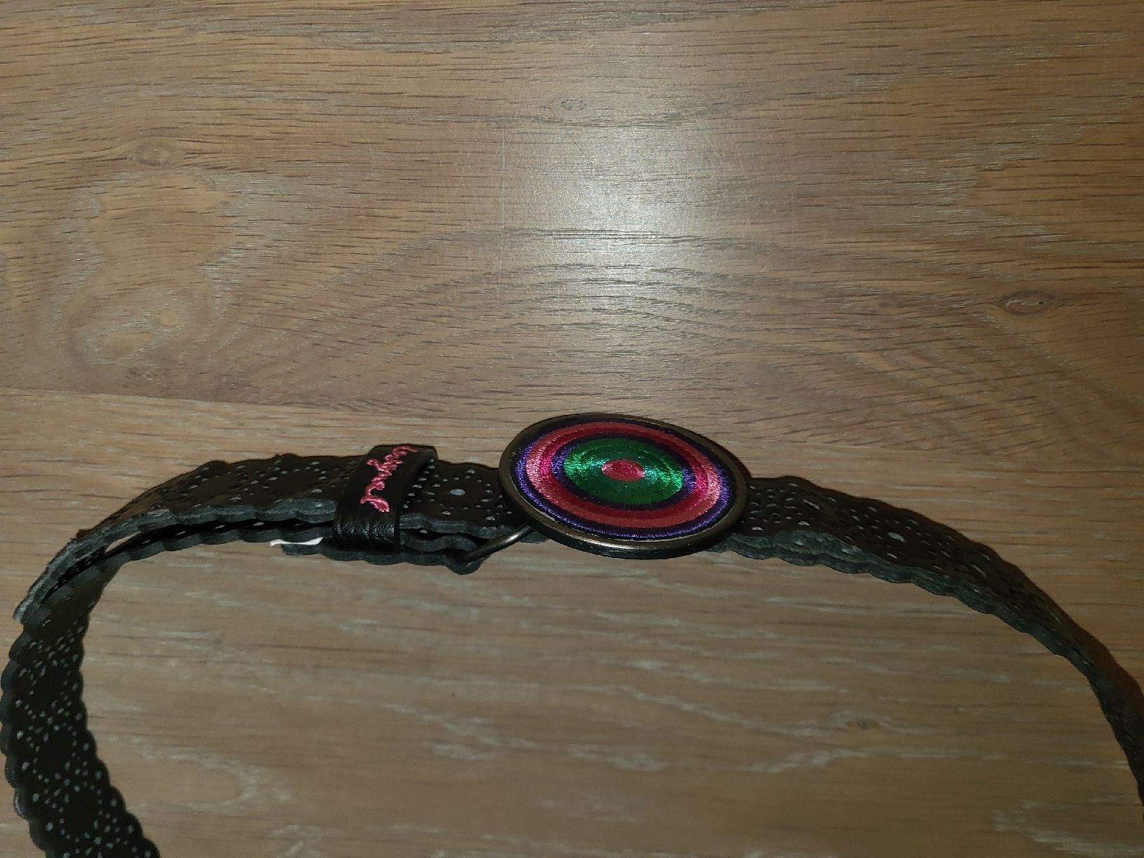 Desigual Sonstiges für Kind & Baby: Schwarzer Desigual Gürtel mit bunter Schnalle – Gebraucht aus Rüschlikon von Xyzszh 4