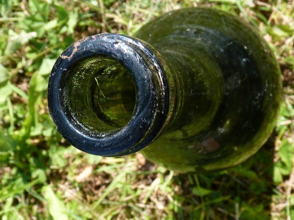 Bottiglie: Flasche grün 1880 – Usato da Büren an der Aare venduto da simsand 2