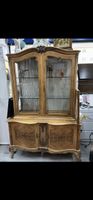 Elegante Vitrine / Buffetschrank im Barockstil (2-teilig)