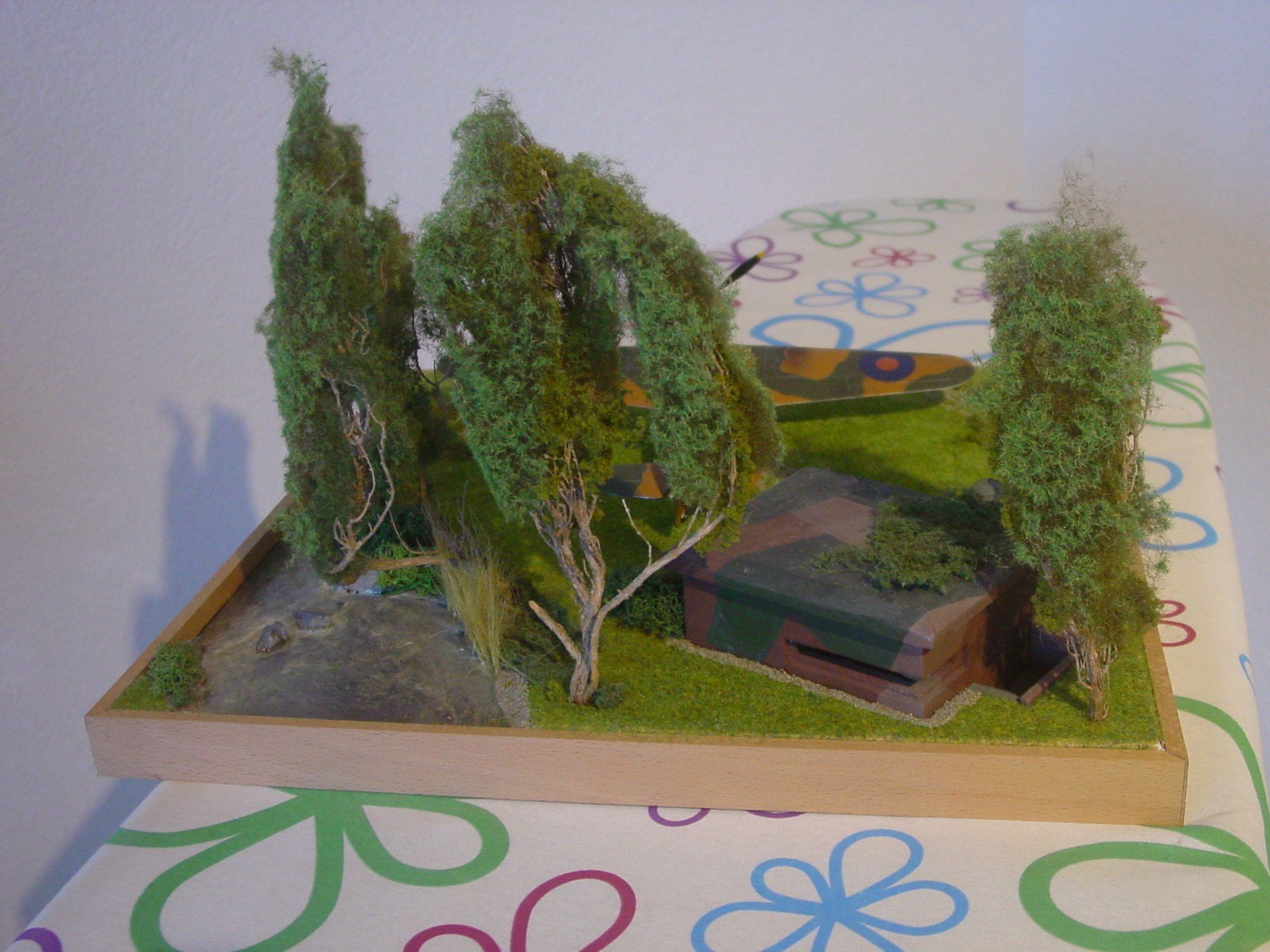 Kit di modellismo & Modellini statici: Hawker Hurricane 1/48 mit Diorama – Usato da Hirschthal venduto da Juribu 3