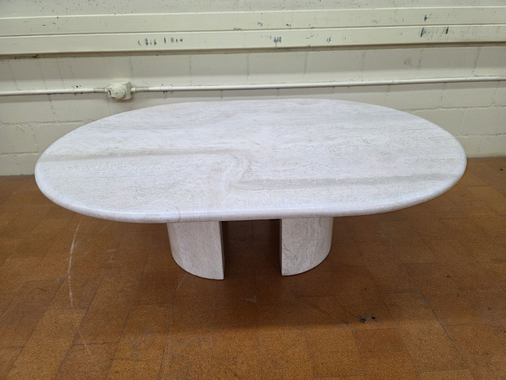 Tische: Designer Couchtisch aus Travertin  – Gebraucht aus Lichtensteig von Polsterwerk 2