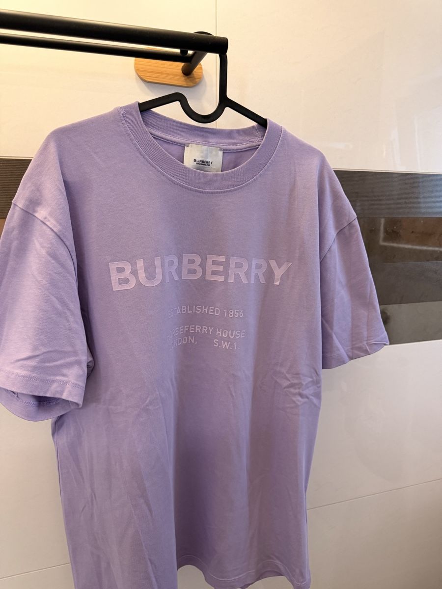Burberry T-shirt: T-shirt Burberry – Usato da Argnou (Ayent) venduto da nathanckcw 1