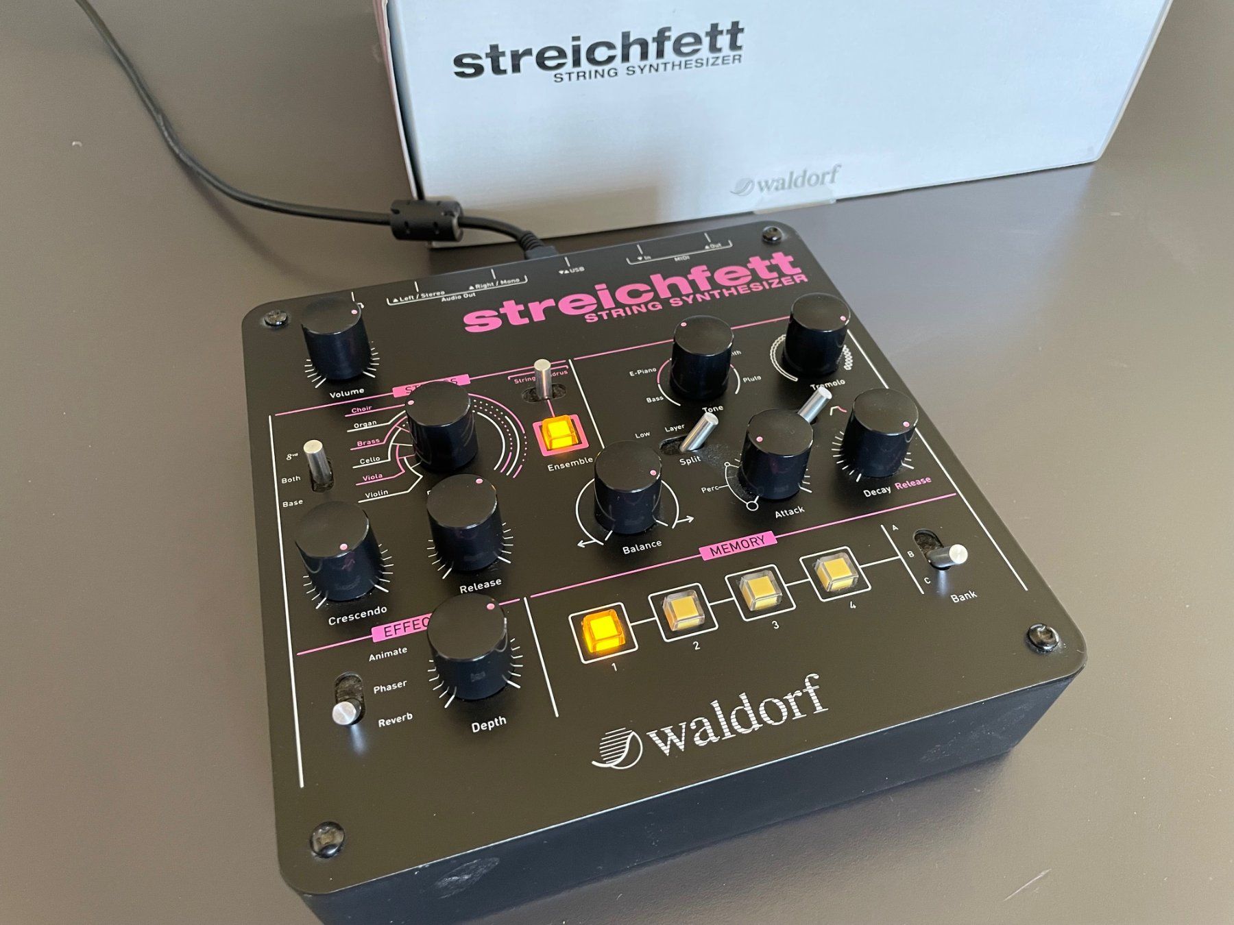 Waldorf Musikinstrumente: Waldorf Streichfett Strings Synthesizer – Gebraucht aus Bellinzona von gioas 1