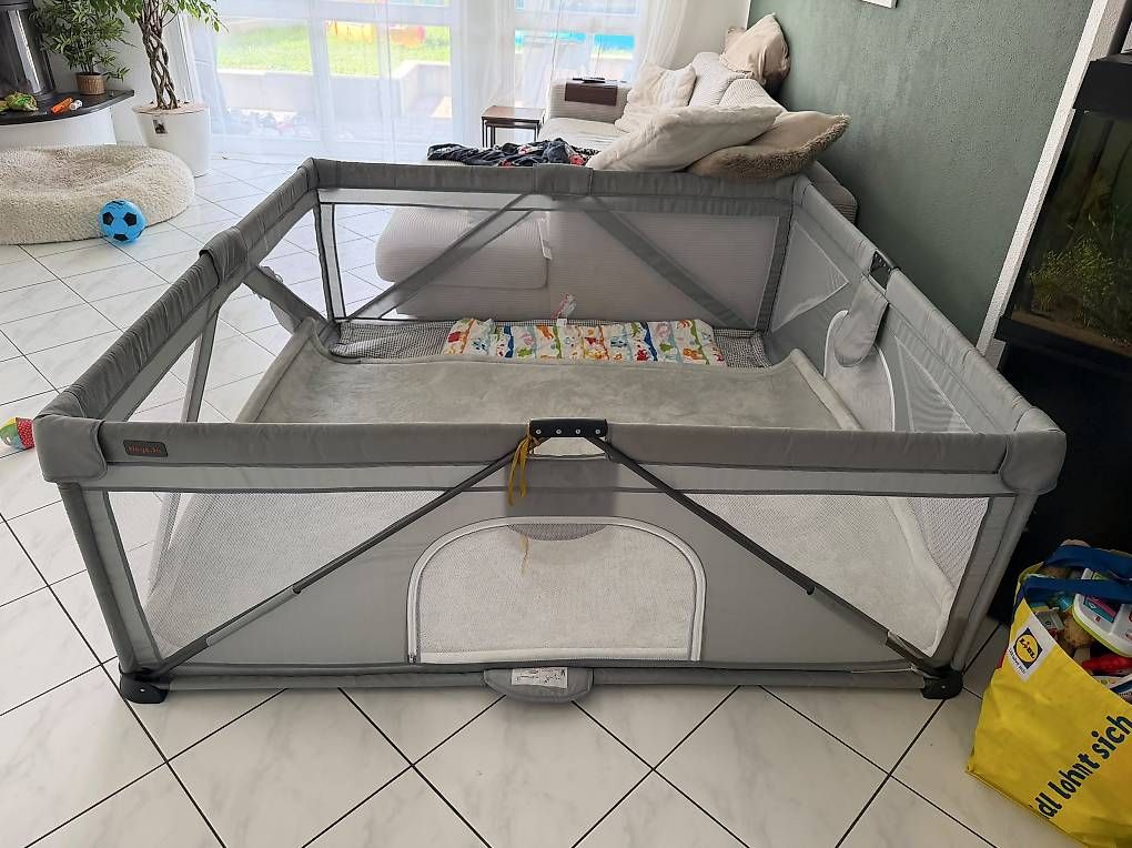 Box & Barriere di sicurezza: Laufgitter faltbar 2x2m  – Usato da Fisibach venduto da ayleen.selinaa 1