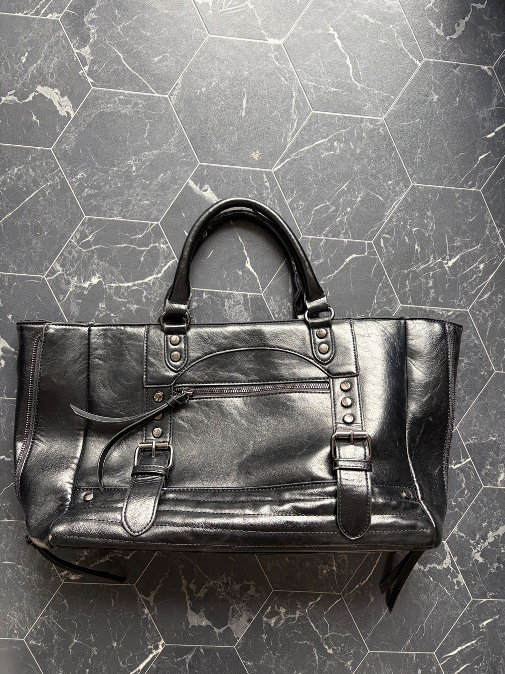 Borse da donna: Tasche – Usato da Zürich venduto da Somewhere27