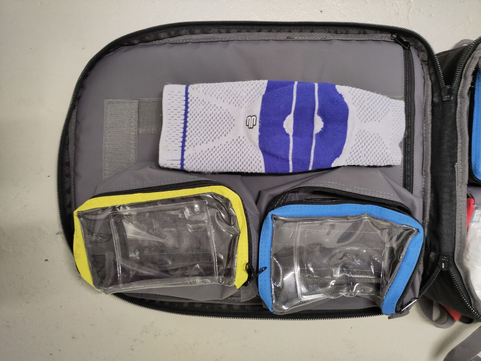Kit di pronto soccorso: ultraMEDIC Rucksack Erste Hilfe rot schwarz  – Usato da Effretikon venduto da pemko 3