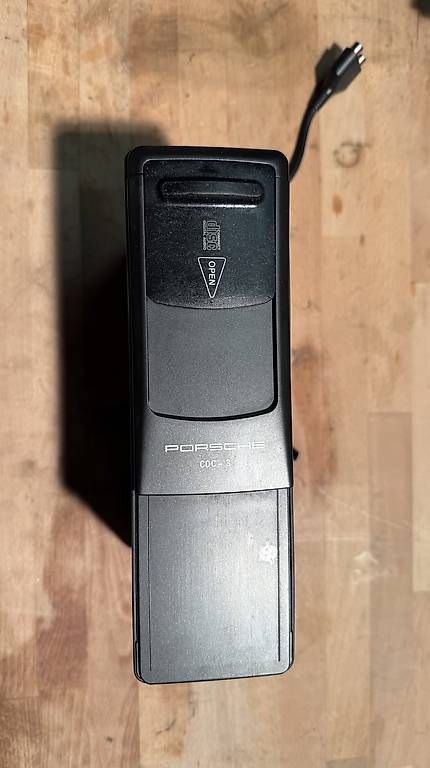 Tutti pezzi di ricambio auto: Porsche CD Wechsler – Usato da St.Gallen venduto da Zeal