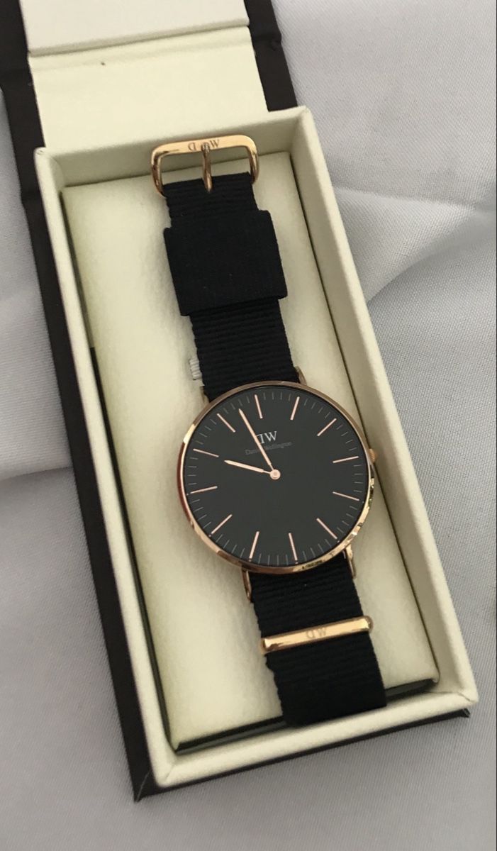 Daniel Wellington Uhren: Daniel Wellington - montre-bracelet - NEUF – Neu und originalverpackt aus Villars-sur-Glâne von jsa_1752