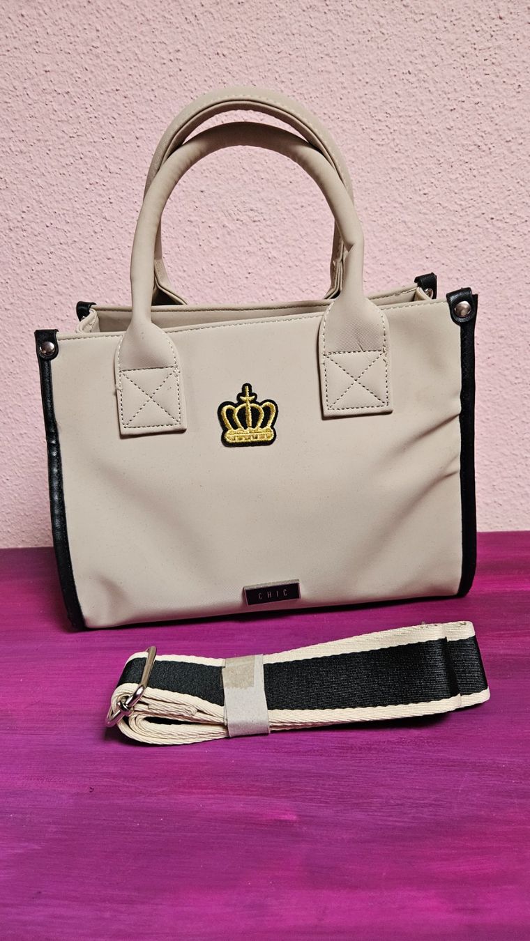 Borse da donna: Handbemalte Löwen Handtasche – Usato da Basel venduto da True_Hofer_Store 2