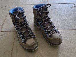 Neuwertiger Junior Wander-/Treckingschuhe GoreTex Lowa Gr 39