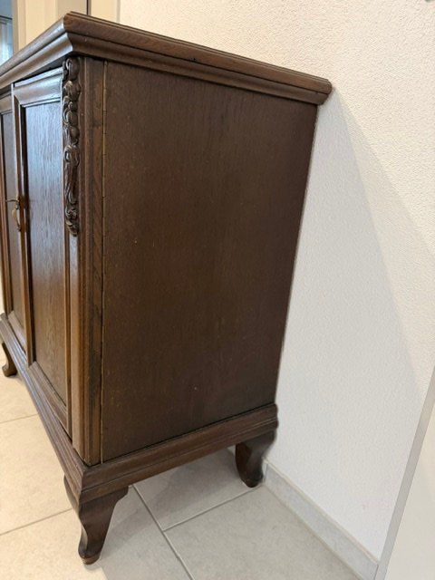 Cassettiere: Kommode rustikal dunkel massiv Holz – Usato da Jona venduto da Cleo125 1