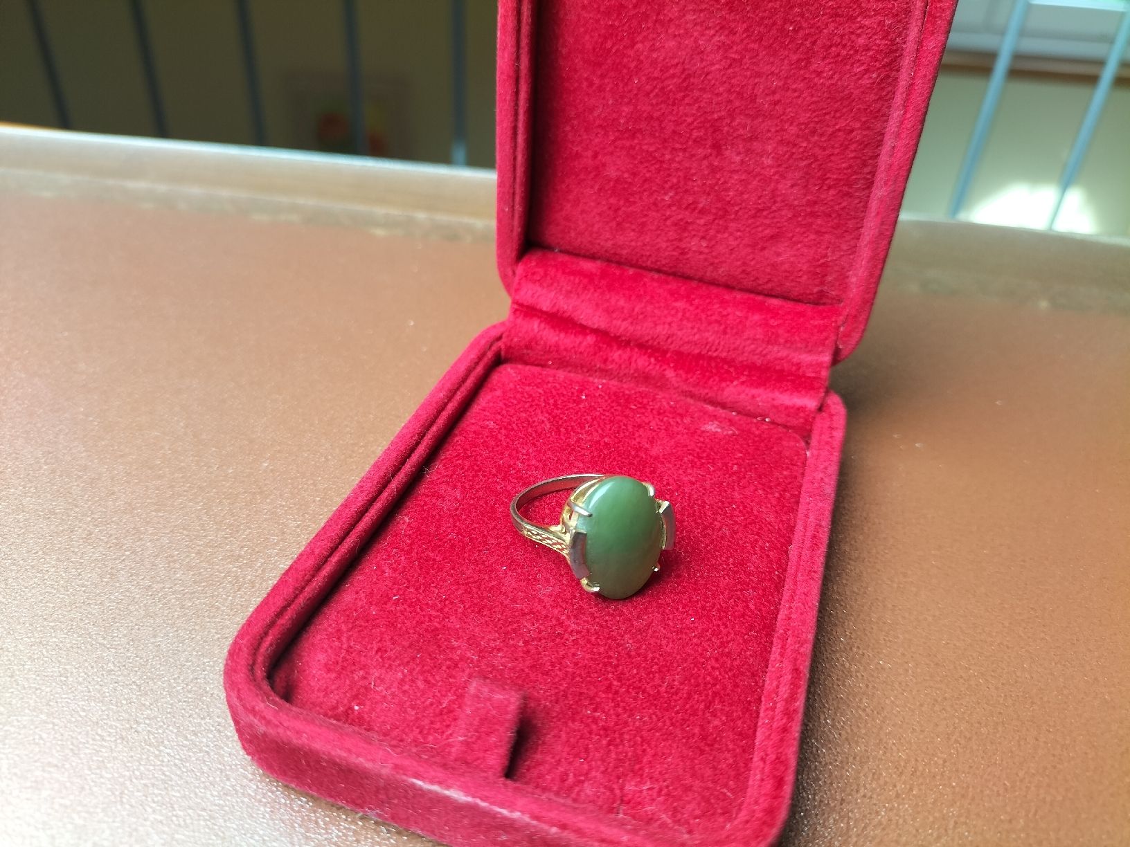 Anelli: Vintage Ring vergoldet mit grossem Jade Stein – Usato da Müselbach venduto da pat_9c9w
