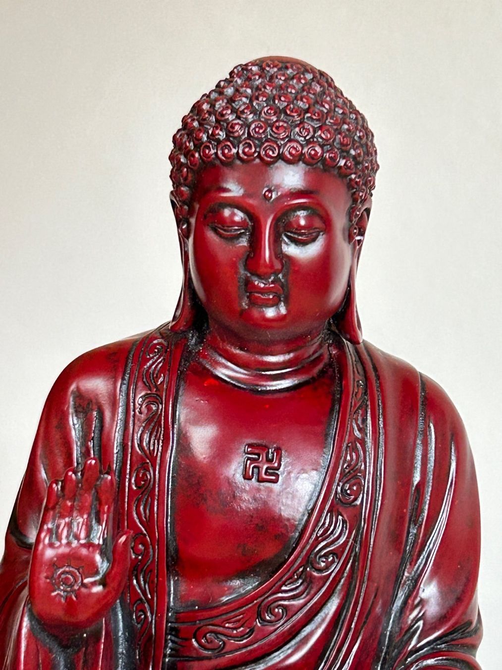 Sculture & Statue: Buddha Figur mit dem Swastica Amulett – Nuovo (secondo la descrizione) da Rocourt venduto da Vijay02 2