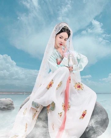 Chinesische Kleidung im antiken Stil