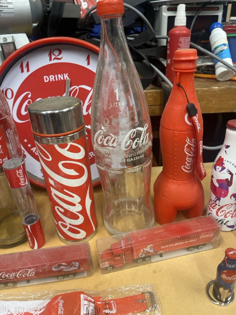Sonstiges für Haushalt & Wohnen: Collection Coca-Cola divers articles et bouteilles – Gebraucht aus Onnens FR von Daniel333 3