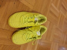 Chaussures de foot FILA jaunes fluo taille 30