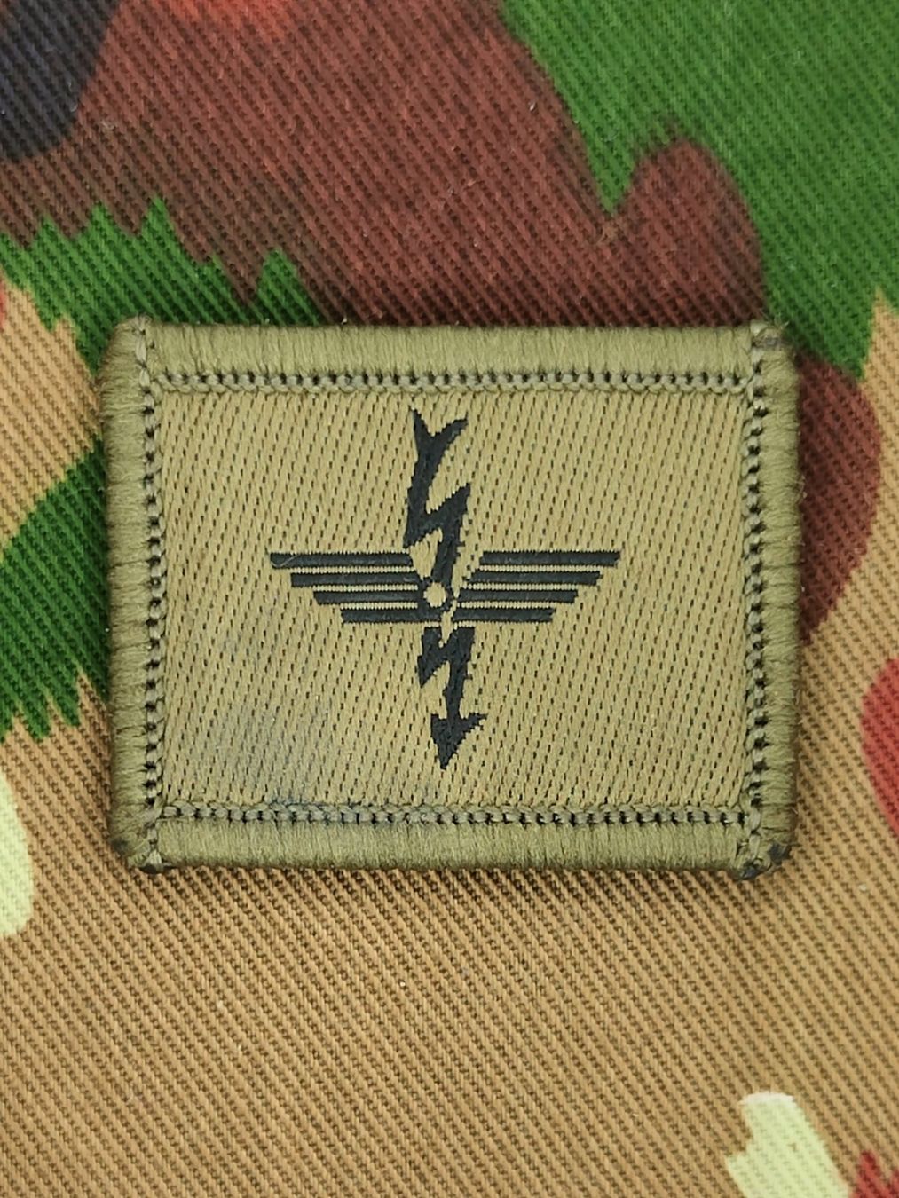 Schweizer Armee Placchette & Badge: Funktionsabzeichen FULW Soldat, Variante 4 – Usato da Bauma venduto da SwissMilitaria