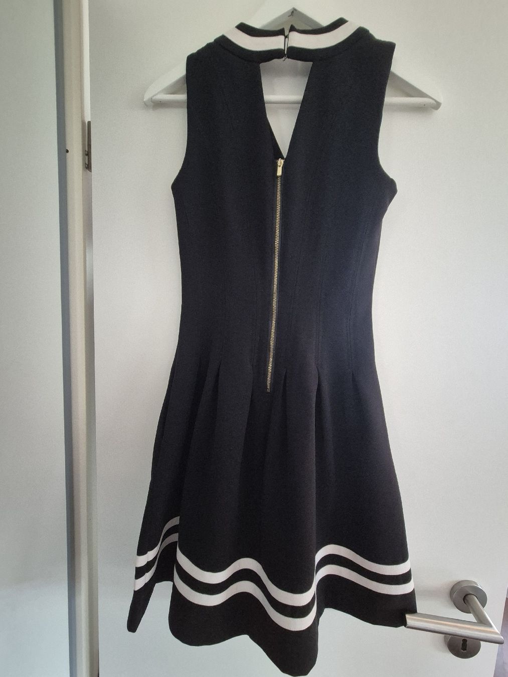 H&M Kleider: Schwarzes elegantes Kleid – Neu (gemäss Beschreibung) aus Strengelbach von ich1.0 1