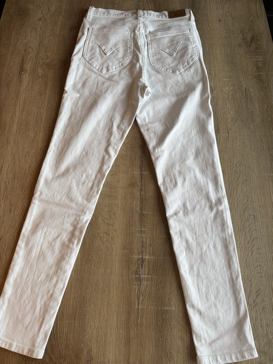 Levi's Jeans: Jeans Levi’s blanc taille S – Nuovo (secondo la descrizione) da Dully venduto da CELINE.D11 1