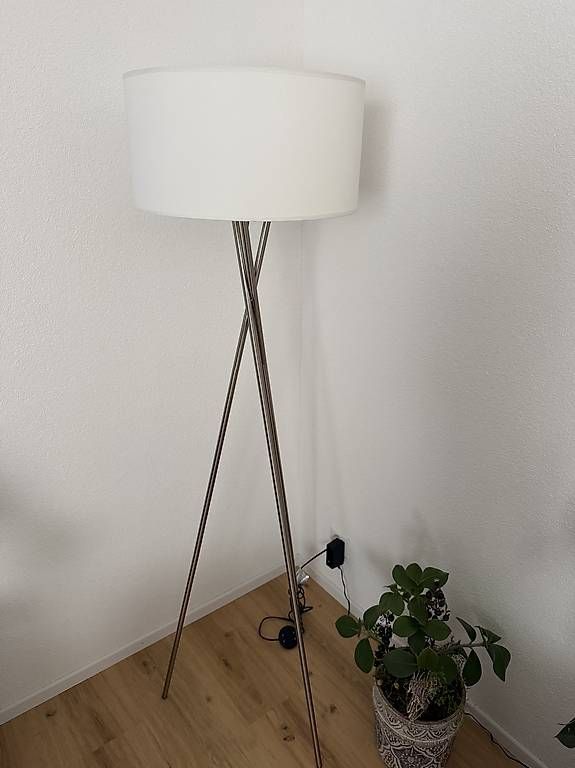 Lampade: Stehlampe – Usato da Niederbüren venduto da vxla