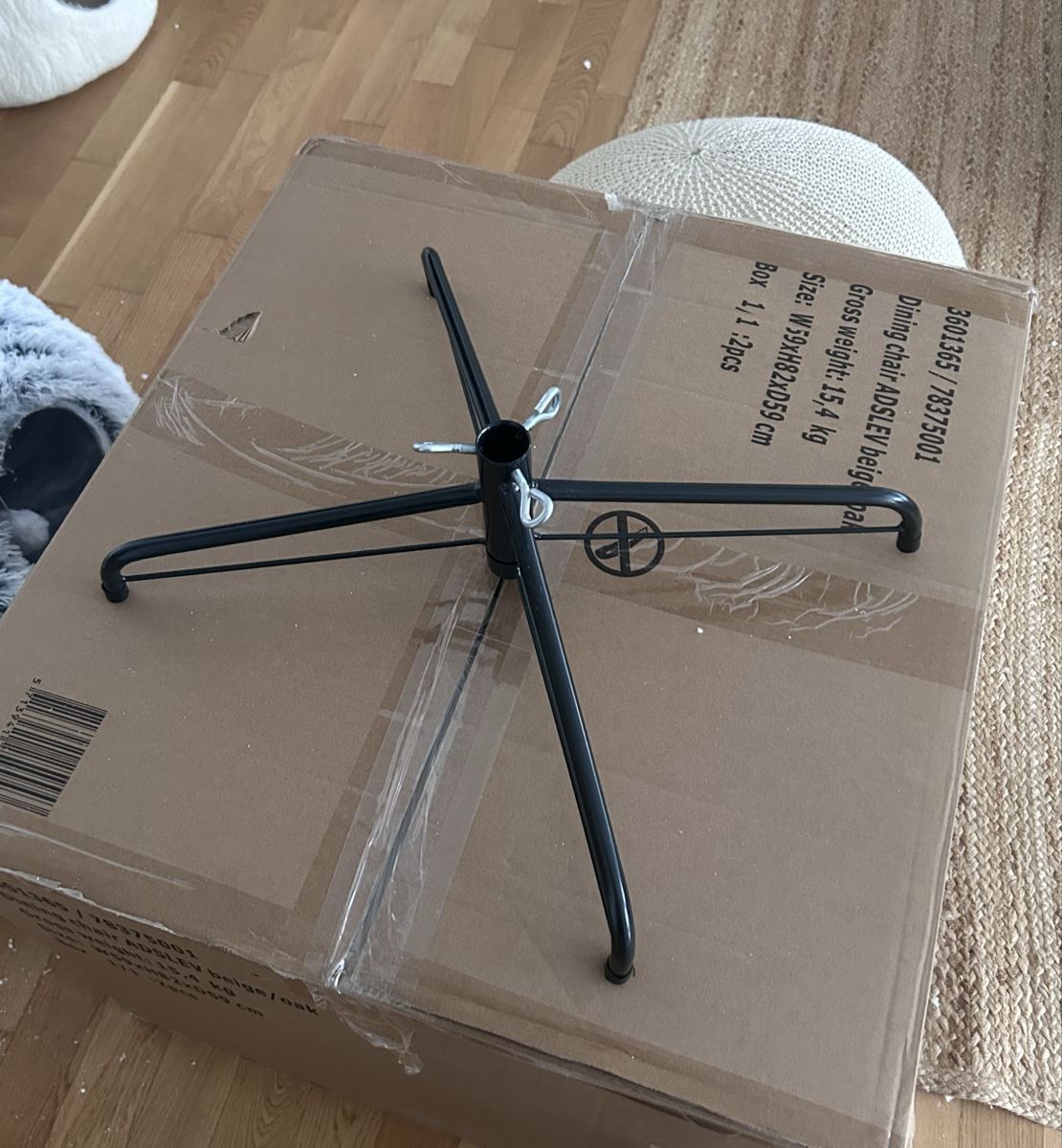 Alle Dekorationen: Wunderschöner, schneebedeckter Weihnachtsbaum mit LED-Licht – Gebraucht aus Ilanz von KULT-NEXT-GEN 2