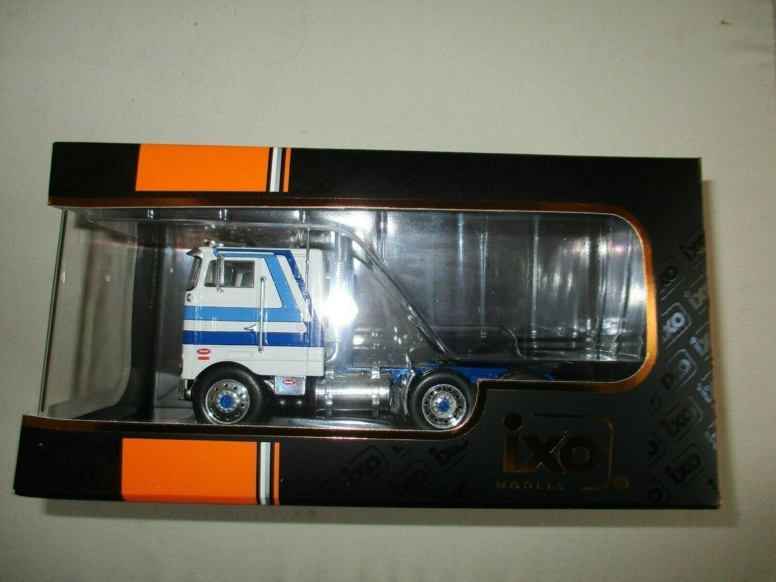 Peterbilt Modellini d'auto: Peterbilt 352 Pacemaker LKW Zugmaschine 1979 weiss / hell – Nuovo e nell'imballaggio originale da Gerlafingen venduto da espero88 9