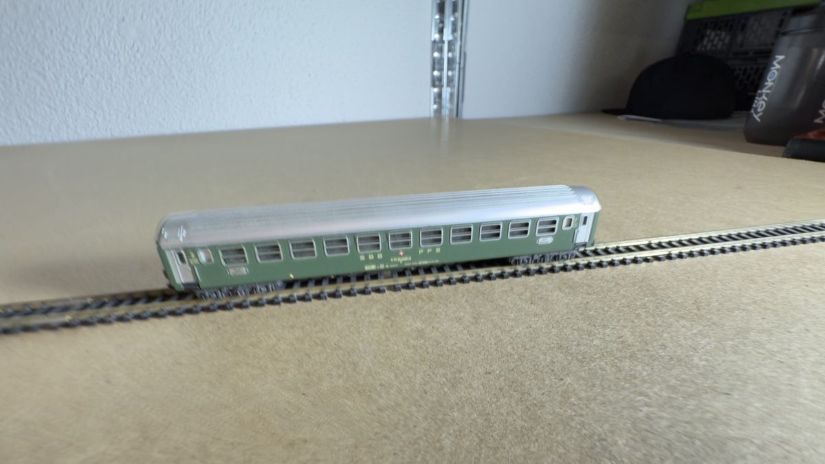 Trix Modelleisenbahnen: Trix Gepäckwagen Spur N – Gebraucht aus Schlieren von rat_lq6b