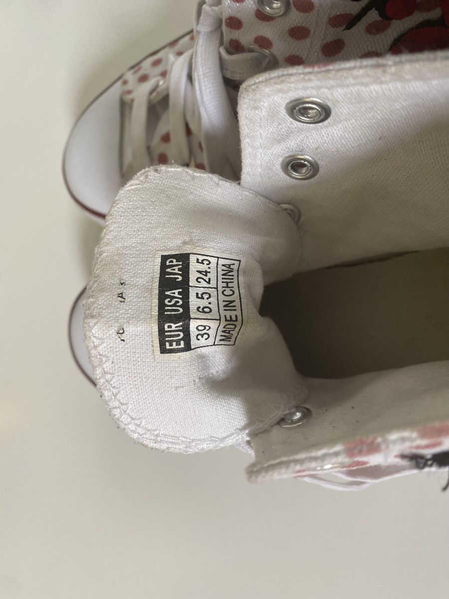 Scarpe da donna: Sneaker Schuhe Gr. 39, mit Blumenmuster – Usato da Aarau venduto da tschitta03 4