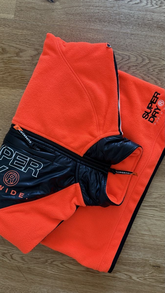 Superdry Pullover & Sweatshirts: Superdry Pullover orange size M + 2 shirts – Gebraucht aus Boswil von hey.itsme 5