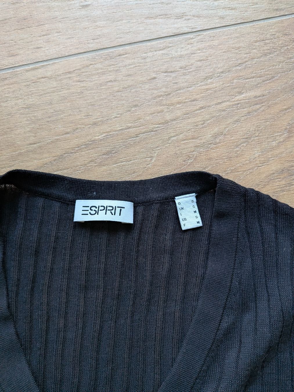 Esprit Top: Esprit Top Rippstrick Grösse S – Nuovo (secondo la descrizione) da Eschenbach SG venduto da SanFranciscoCalifornia 1