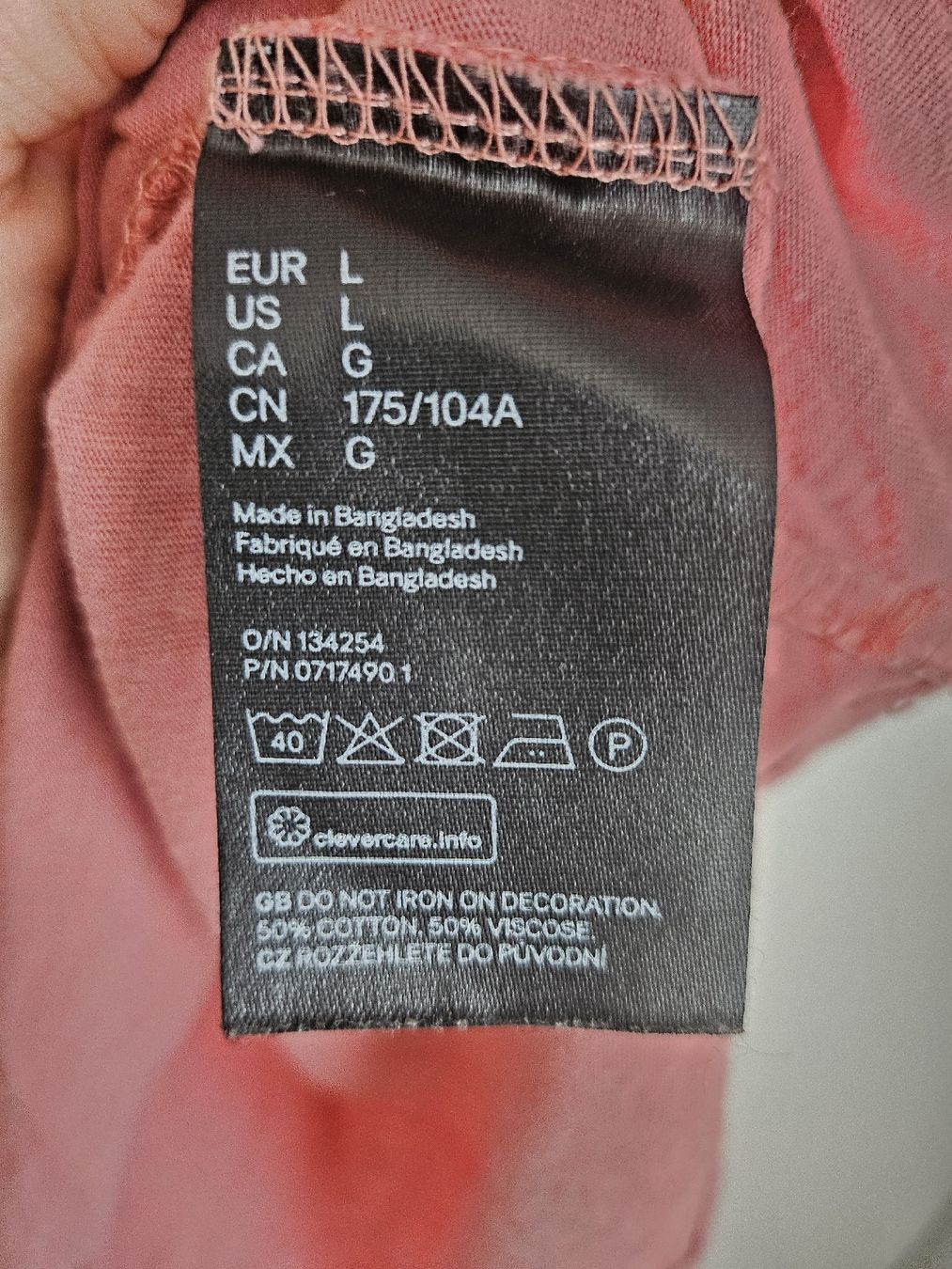 H&M T-shirts: Divided Basic Shirt Love gr.L rosa – D'occasion à Allschwil par na.wi.90 2