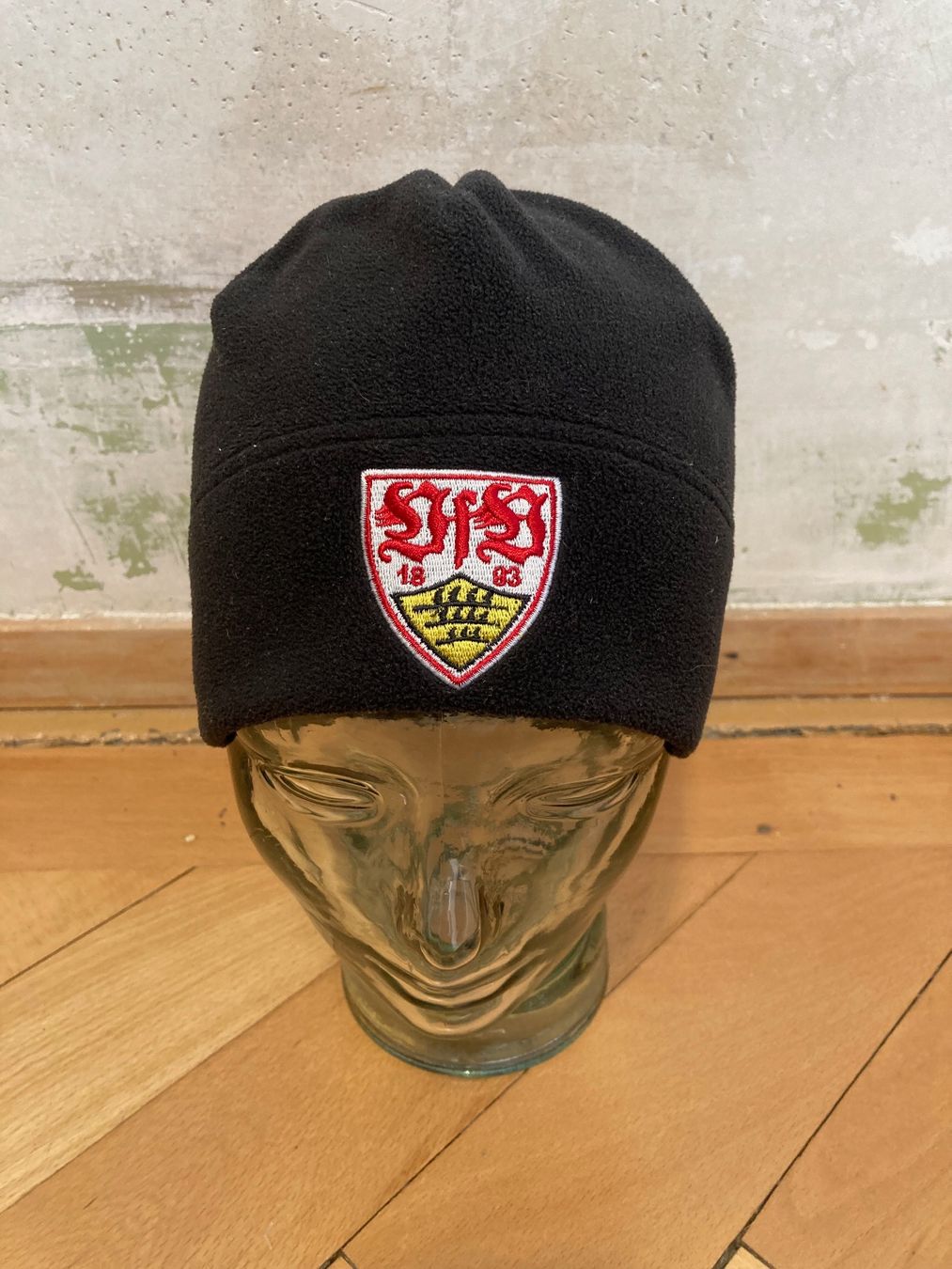 Mercedes-Benz Chapeaux, bonnets & casquettes: VFB Stuttgart Fleece Beanie Mercedes – D'occasion à Zürich par le_souk