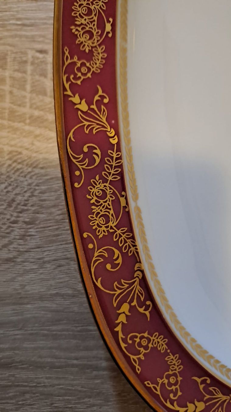 Piatti di portata: Langenthaler rote Chateau Platte mit Goldrand – Usato da Kehrsatz venduto da Kevin4 2