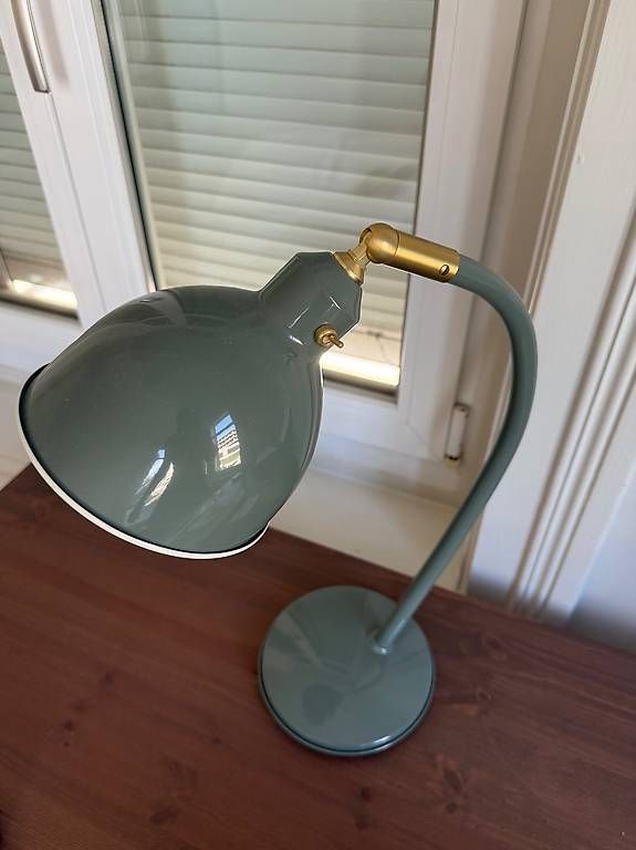 Lampade: Neue Schreibtischlampe – Nuovo e nell'imballaggio originale da St. Gallen venduto da mar_c29s 2